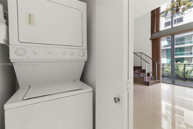 90 SW 3rd St TH505, Miami, FL 33130