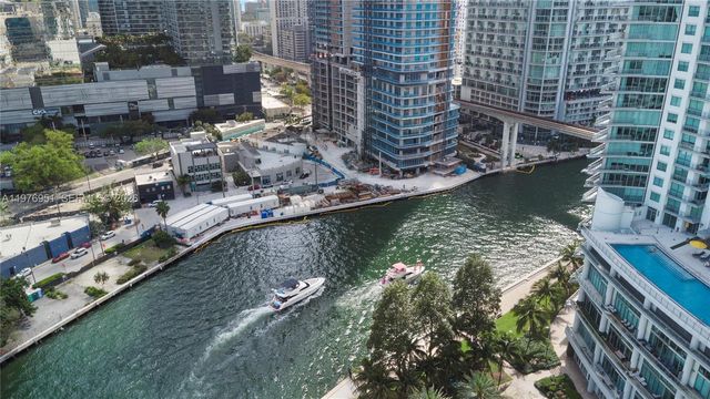 90 SW 3rd St TH505, Miami, FL 33130