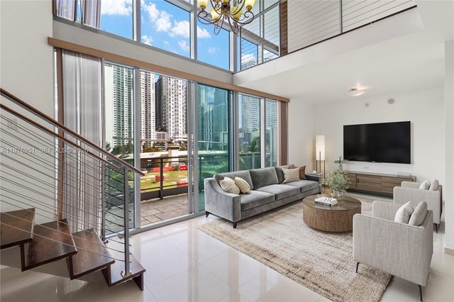 90 SW 3rd St TH505, Miami, FL 33130