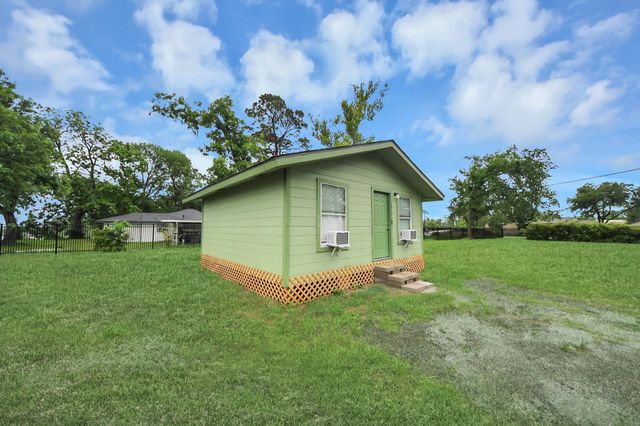 17111 River Road B, Channelview, TX 77530