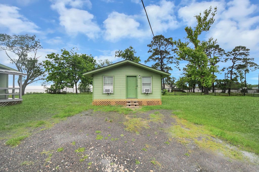 17111 River Road B, Channelview, TX 77530