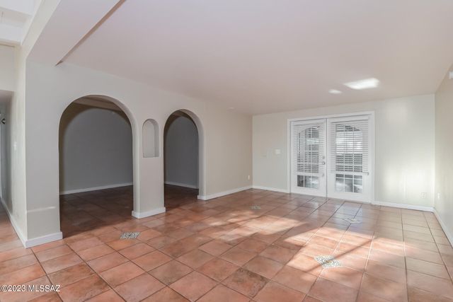 5913 E Lester Drive, Tucson, AZ 85712