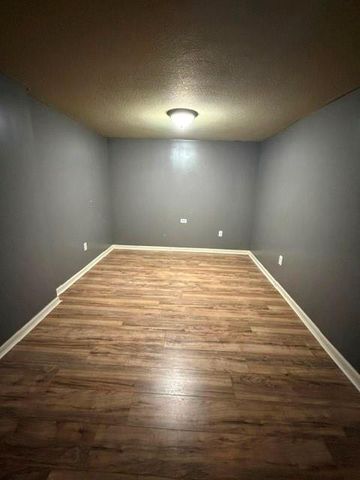 28 N 80th Place, Kansas City, KS 66111