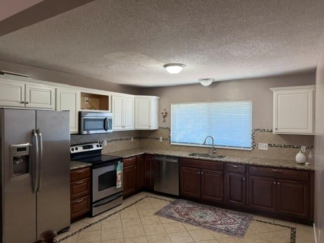 28 N 80th Place, Kansas City, KS 66111