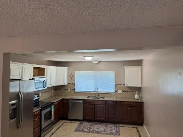 28 N 80th Place, Kansas City, KS 66111