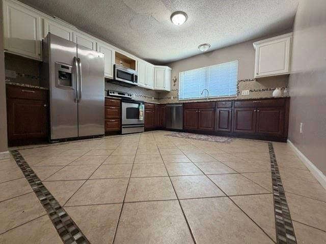 28 N 80th Place, Kansas City, KS 66111
