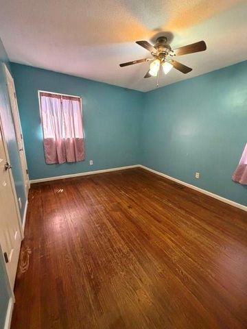 28 N 80th Place, Kansas City, KS 66111