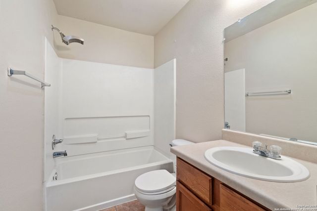 10807 Mathom Lndg Apt 3, Universal City, TX 78148