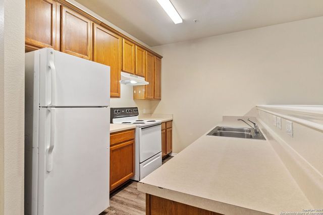 10807 Mathom Lndg Apt 3, Universal City, TX 78148