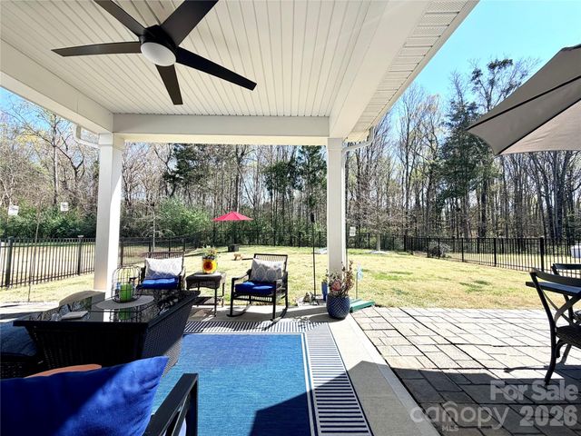 10034 Sweetbriar Rose Court, Huntersville, NC 28078