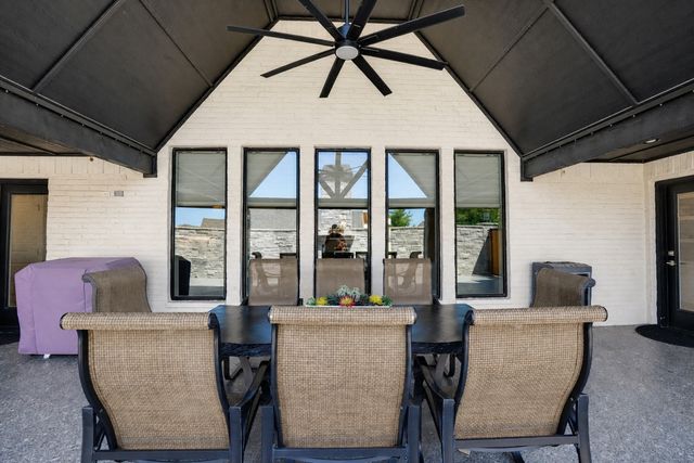 5876 N Meadows Ridge Road, Owasso, OK 74055