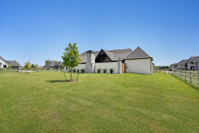 5876 N Meadows Ridge Road, Owasso, OK 74055