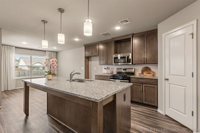 3872 E 144th Street S, Bixby, OK 74008