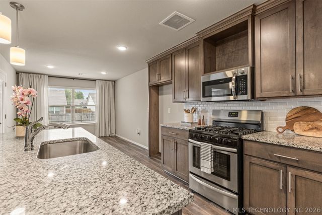 3872 E 144th Street S, Bixby, OK 74008