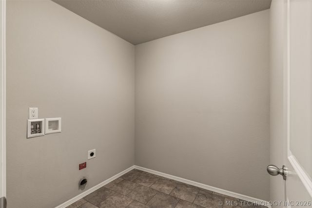 3872 E 144th Street S, Bixby, OK 74008