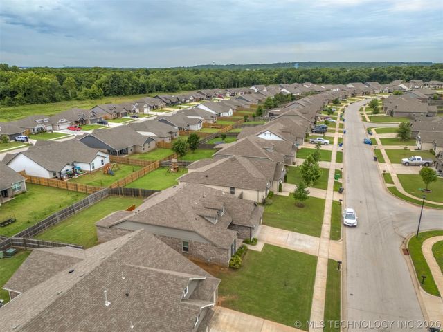 3872 E 144th Street S, Bixby, OK 74008