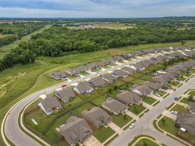 3872 E 144th Street S, Bixby, OK 74008