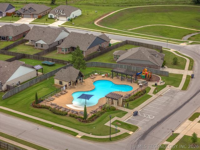 3872 E 144th Street S, Bixby, OK 74008