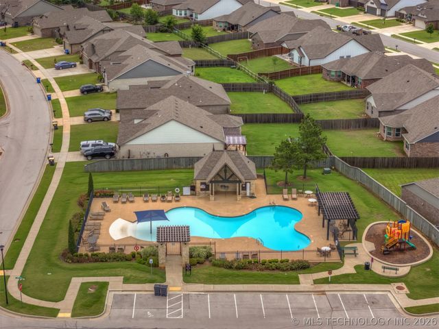 3872 E 144th Street S, Bixby, OK 74008