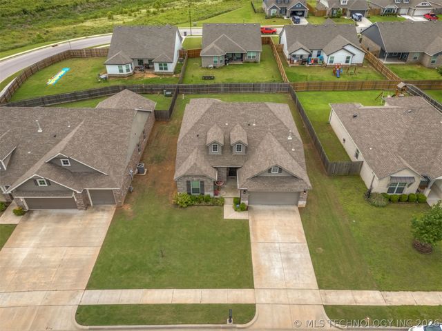 3872 E 144th Street S, Bixby, OK 74008