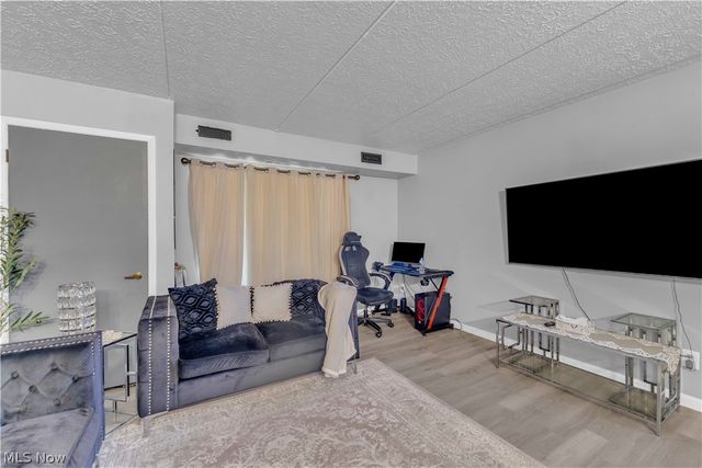 4849 Grace Road 125, North Olmsted, OH 44070