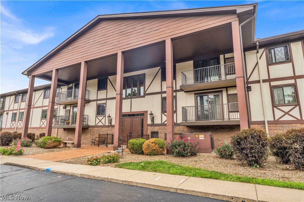 4849 Grace Road 125, North Olmsted, OH 44070
