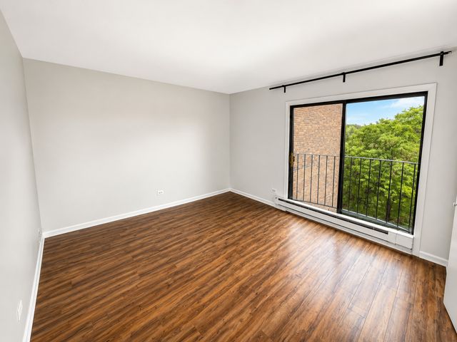 161 N Waters Edge Drive 301, Glendale Heights, IL 60139
