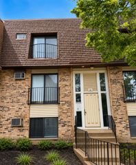 161 N Waters Edge Drive 301, Glendale Heights, IL 60139