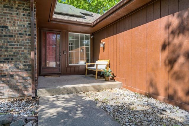 600 NW 66th Street, Kansas City, MO 64118