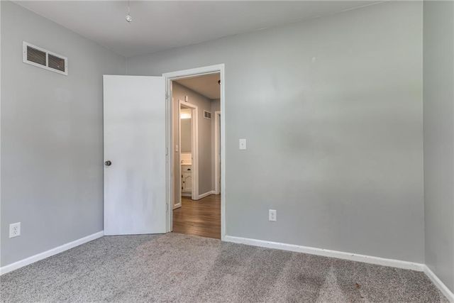 600 NW 66th Street, Kansas City, MO 64118