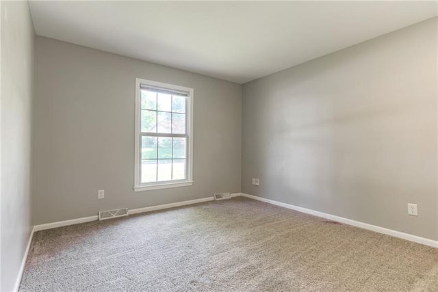 600 NW 66th Street, Kansas City, MO 64118
