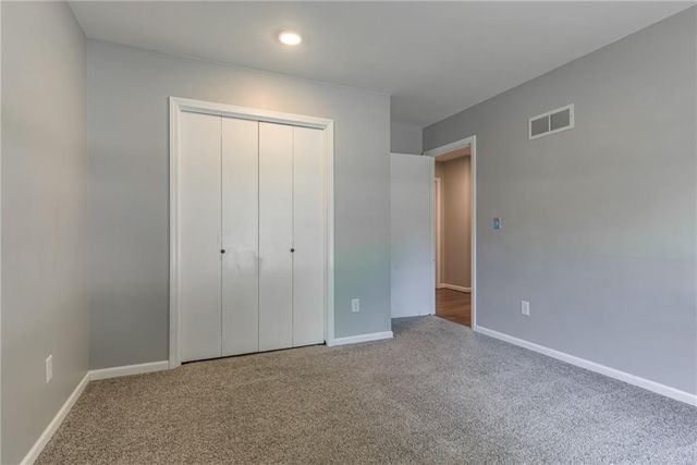 600 NW 66th Street, Kansas City, MO 64118