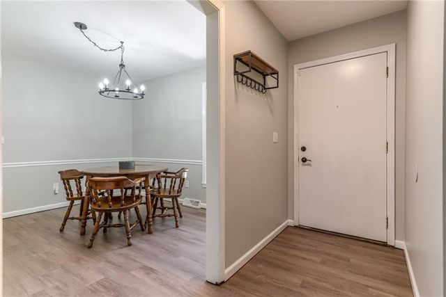 600 NW 66th Street, Kansas City, MO 64118