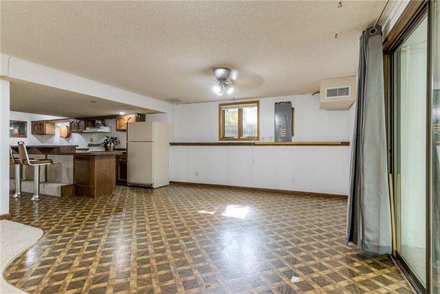 600 NW 66th Street, Kansas City, MO 64118