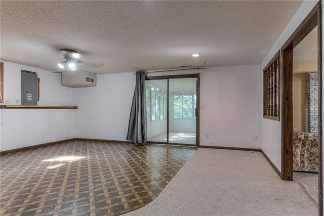 600 NW 66th Street, Kansas City, MO 64118