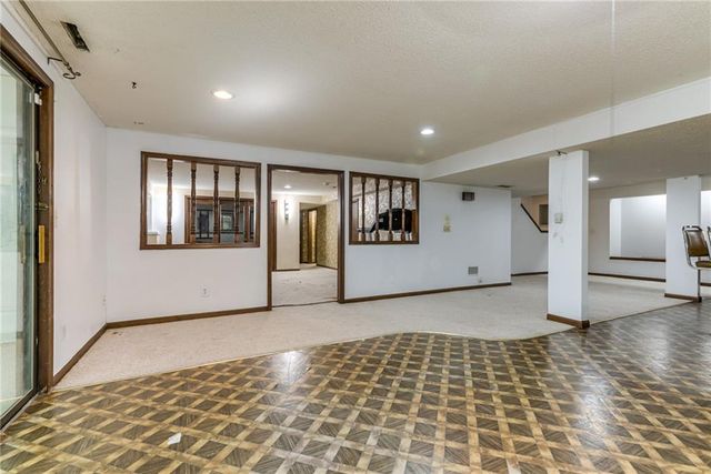 600 NW 66th Street, Kansas City, MO 64118