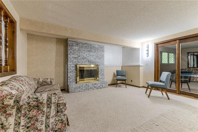 600 NW 66th Street, Kansas City, MO 64118
