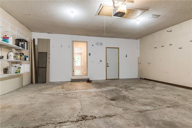 600 NW 66th Street, Kansas City, MO 64118