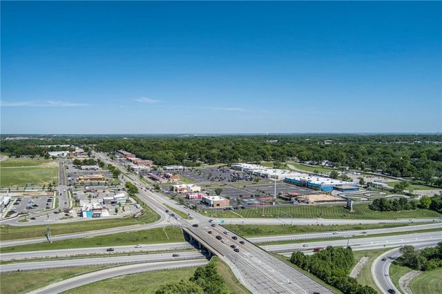 600 NW 66th Street, Kansas City, MO 64118