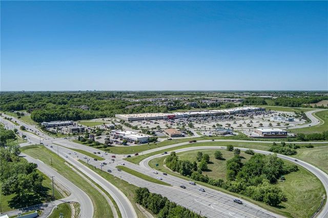 600 NW 66th Street, Kansas City, MO 64118