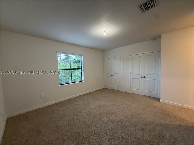 390 NE 12th St, Florida City, FL 33034