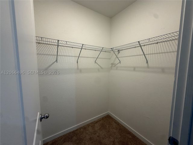 390 NE 12th St, Florida City, FL 33034