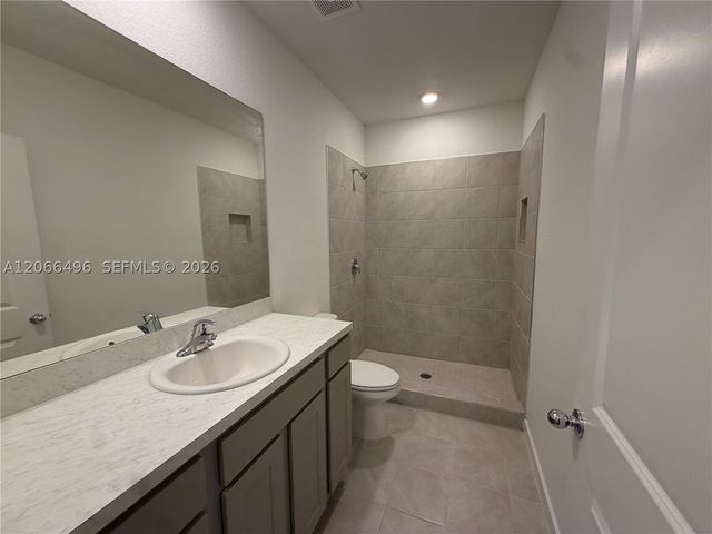 390 NE 12th St, Florida City, FL 33034