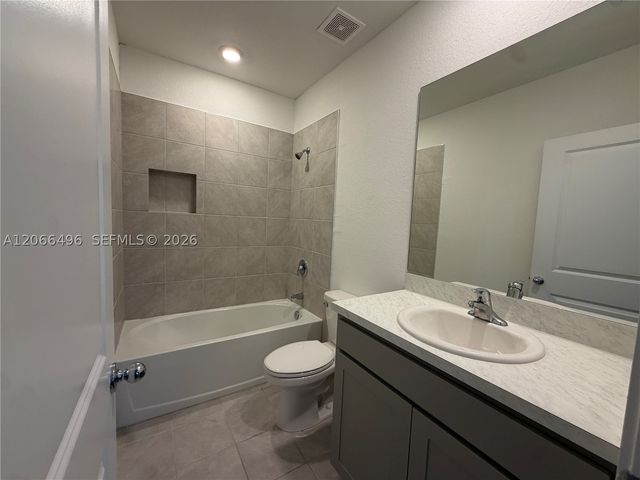 390 NE 12th St, Florida City, FL 33034