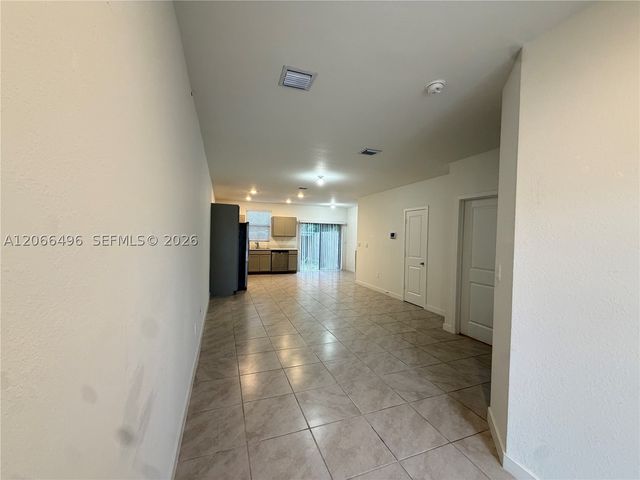 390 NE 12th St, Florida City, FL 33034
