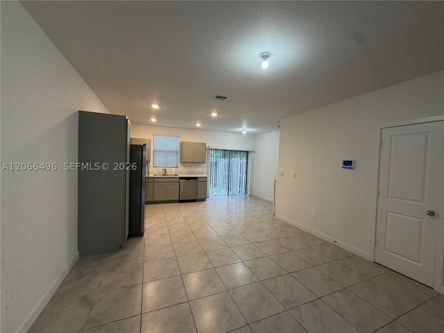 390 NE 12th St, Florida City, FL 33034