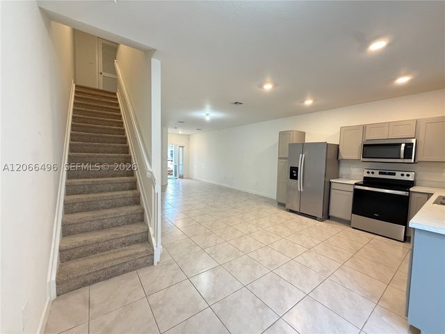390 NE 12th St, Florida City, FL 33034