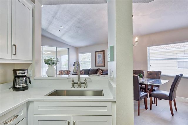 6544 Huntington Lakes CIR 204, Naples, FL 34119