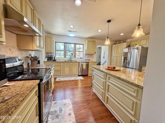 3380 Caverns Road, Marianna, FL 32446