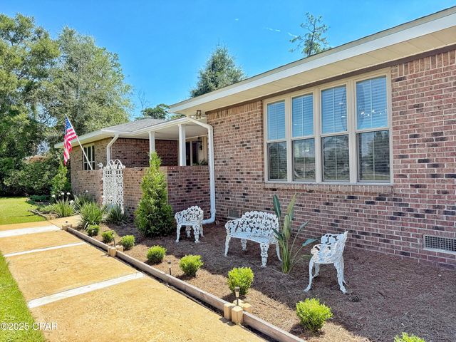 3380 Caverns Road, Marianna, FL 32446